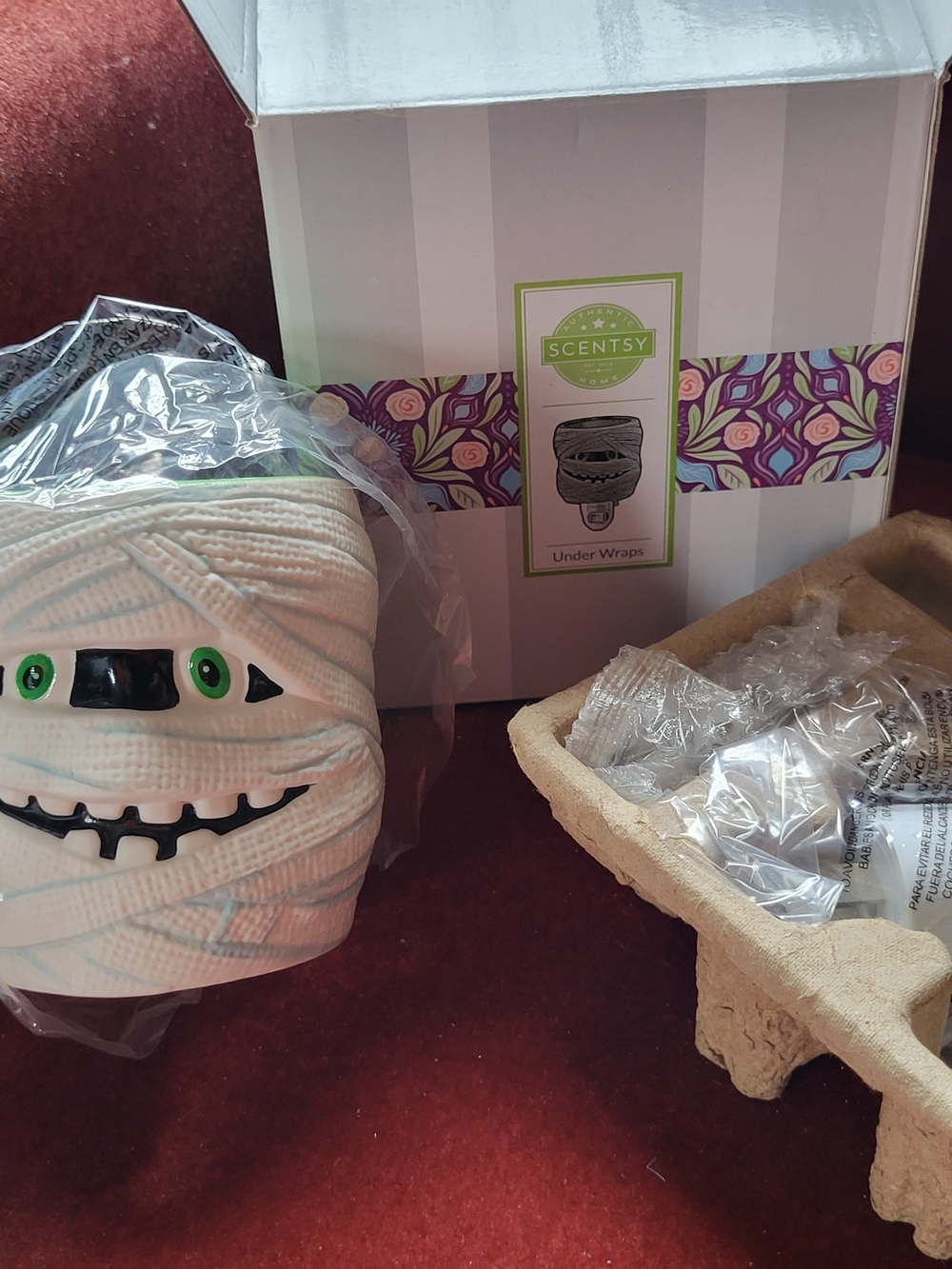 Scentsy Brand New In Box White Mummy Plug-In Wax Warmer with Green Eyes